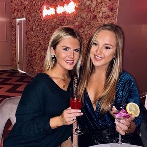 Meet your Posher, Abbey